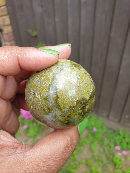 Serpentine Sphere