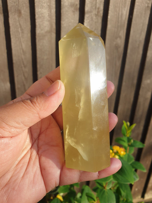 Gorgeous Lemon Quartz Tower